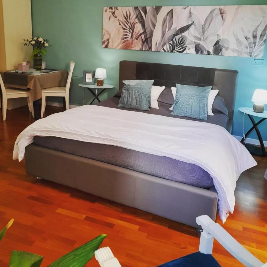 Centro Storico Suites Джовинаццо Экстерьер фото